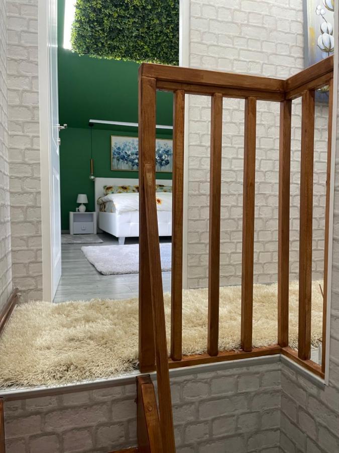 Deyinn Guest House Centrum Турда Екстер'єр фото