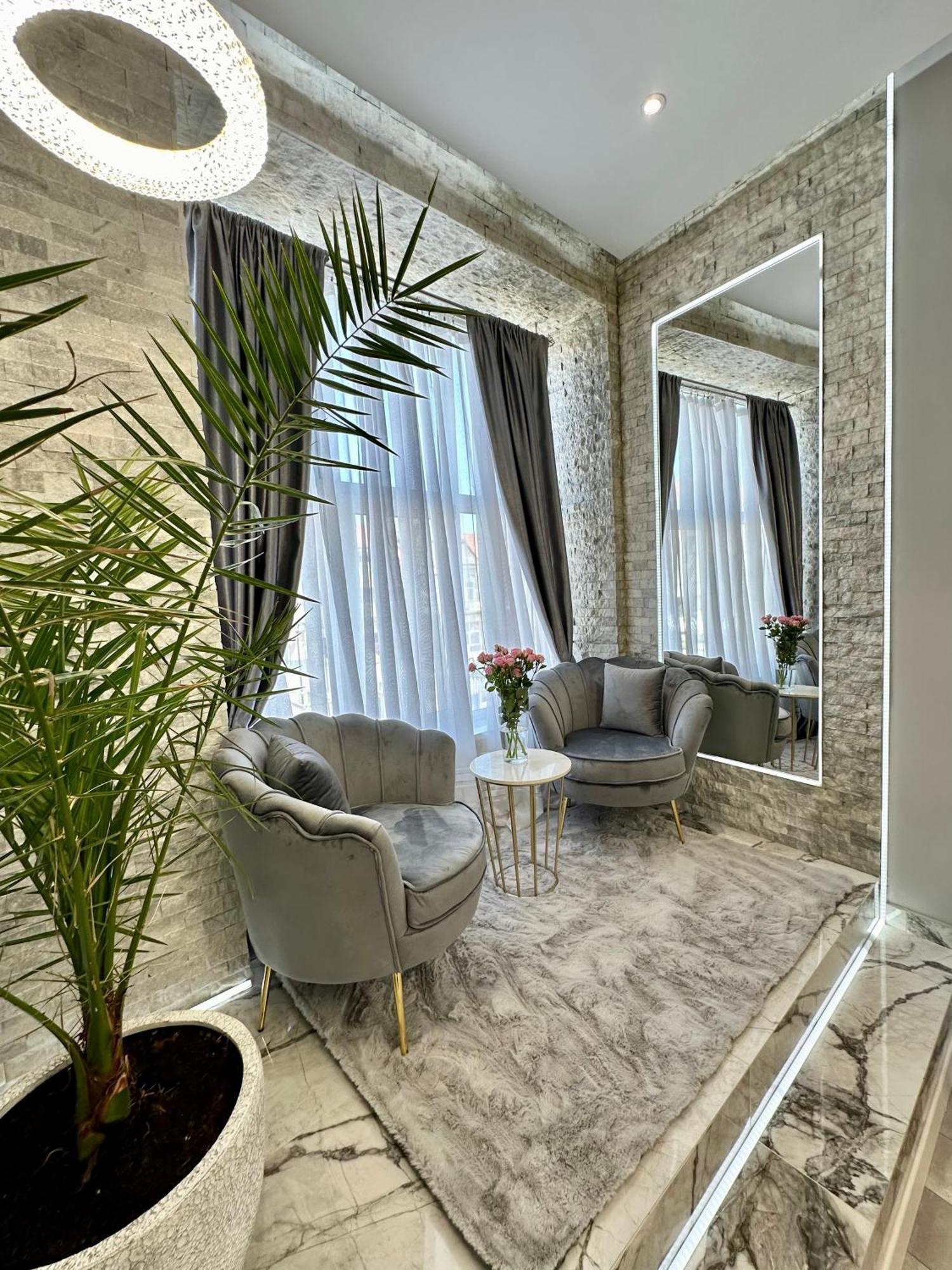 Deyinn Guest House Centrum Турда Екстер'єр фото